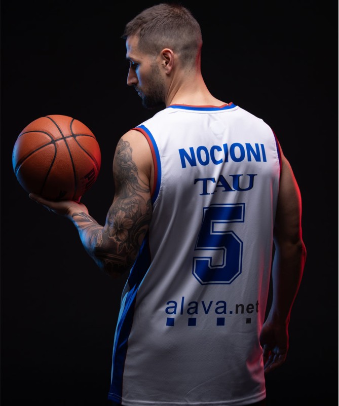 Camiseta Retro Classic TAU Nocioni 5 Icon